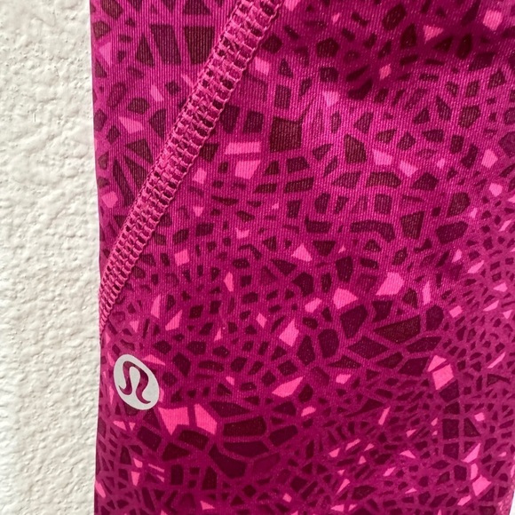 Lululemon Athletica Inspire Tight II Geo Regal Plum Ankle Cropped Leggings 4 - Picture 13 of 16